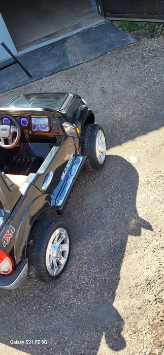 Продам детскую машину марки ford