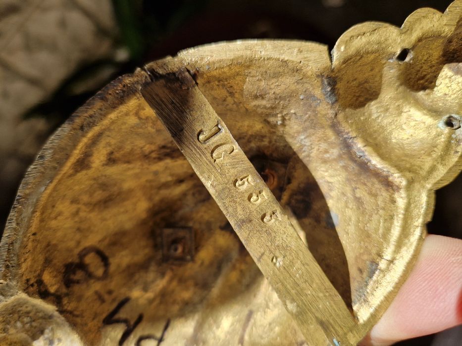 Чифт страхотни антикварни бронзови държачи за завеси от 19 век