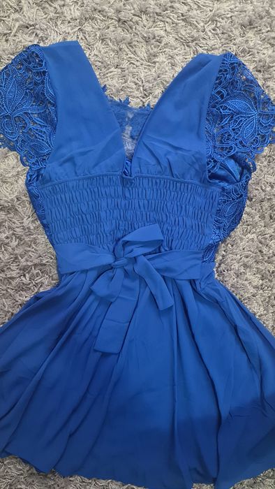 Vând rochie albastru royal mărime 42-48
