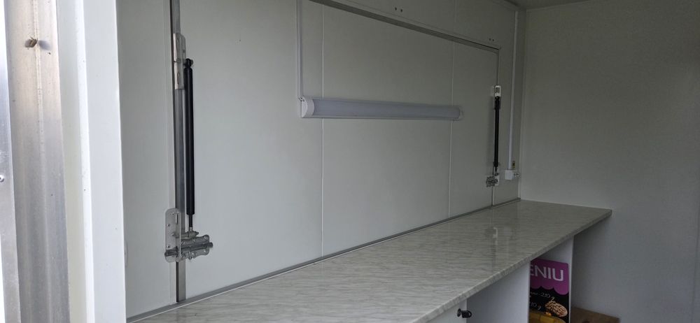 Vând rulotă fast food