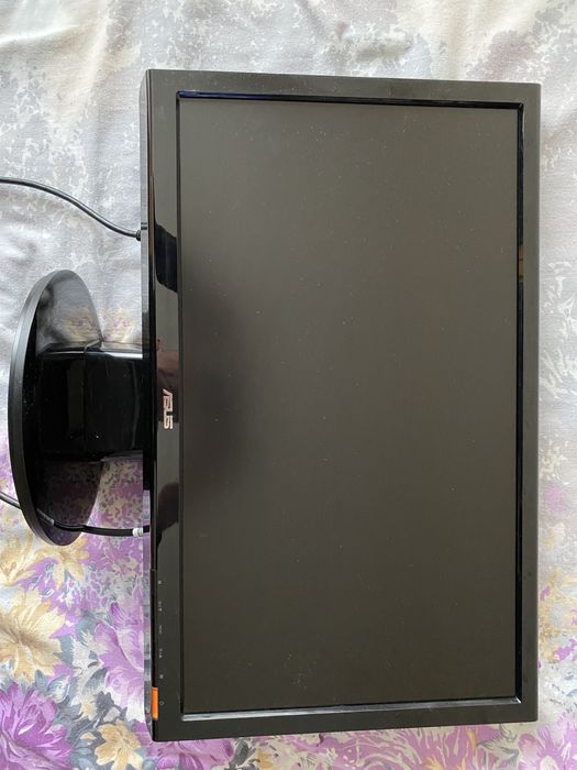 Монитор ASUS.