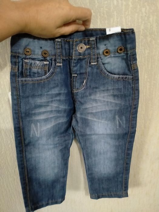 Продам детские джинсы