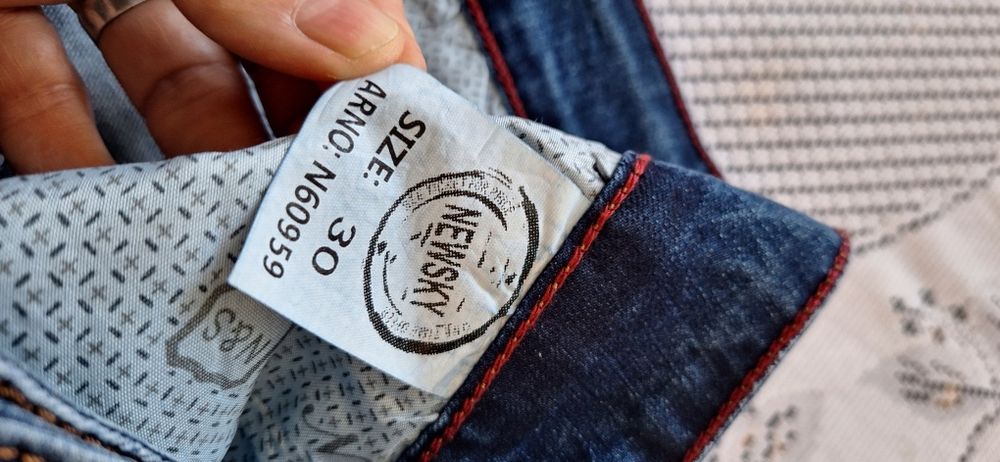 Нови мъжки дънки,цвят тъм.син.Дънки за сезона.