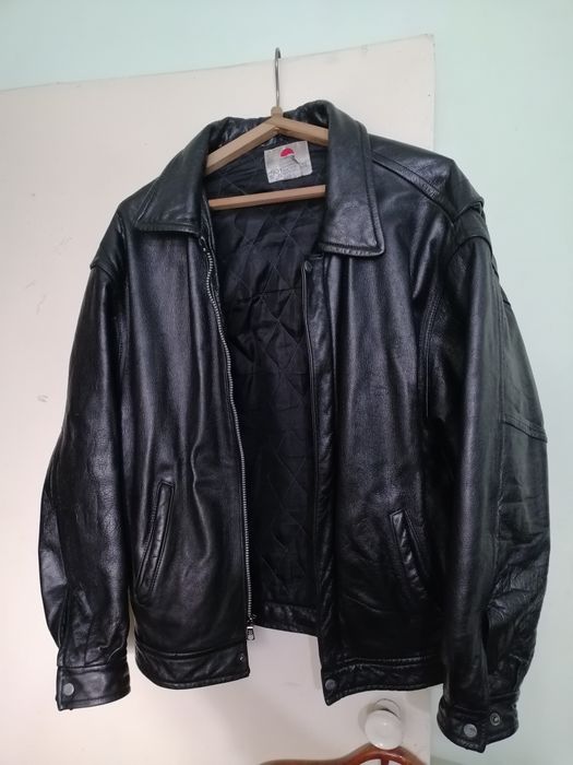 Продам фирменные кожаные куртки.