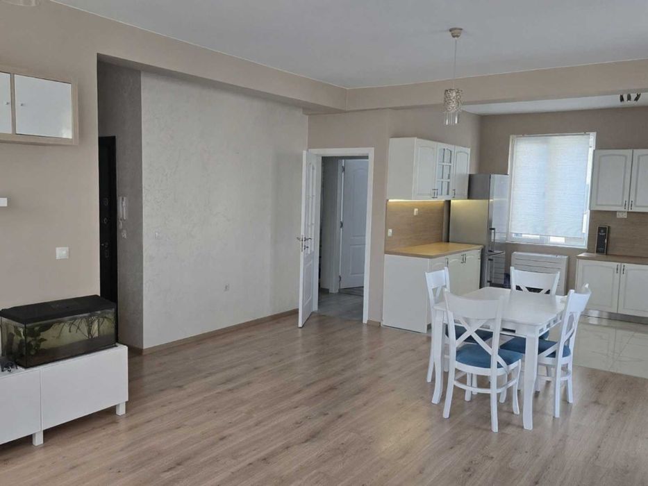 Дава се под наем Тристаен апартамент в Пловдив, Център - 130 кв.м за 714 € - Снимка #8