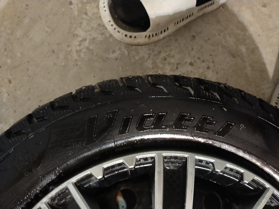 Продается Шины зимние размер15