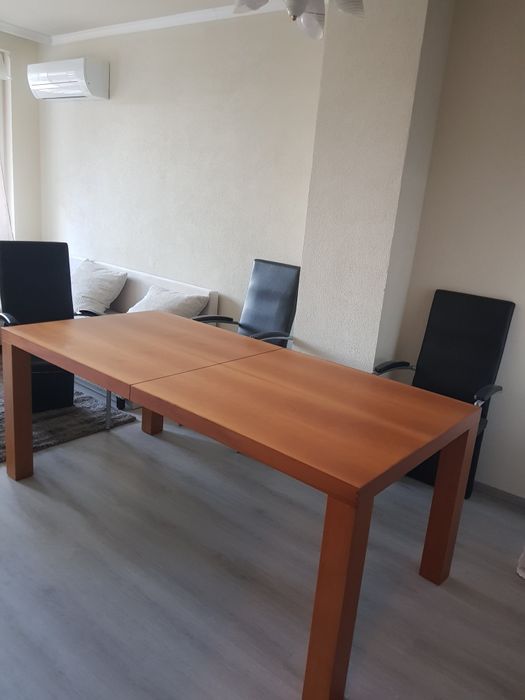 Масивна кухненска маса