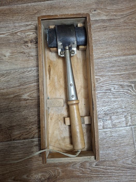 Электрическая  паяльник  100вт.