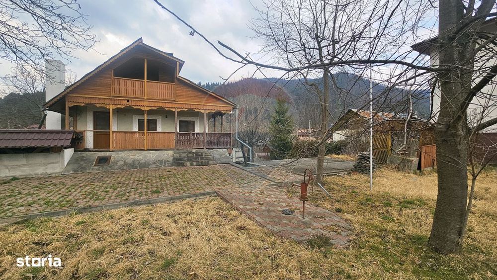 Casă solidă din cărămidă, mobilată, garaj, teren generos – Tarcău