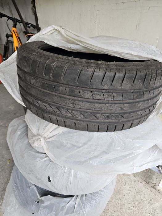 Продам резины Камри 70-75