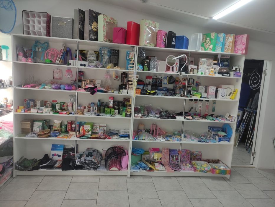 Продаются полки стеллажи для магазина