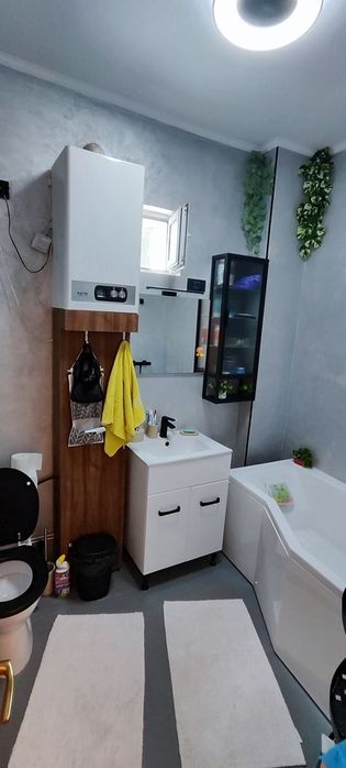 Casă de vânzare pe lac!