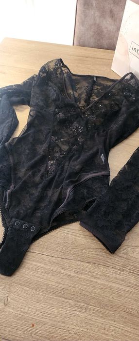 Ново Дамско черно дантелено боди с пайети в размер S.