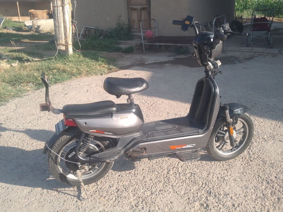 Skuter srochna sotiladi