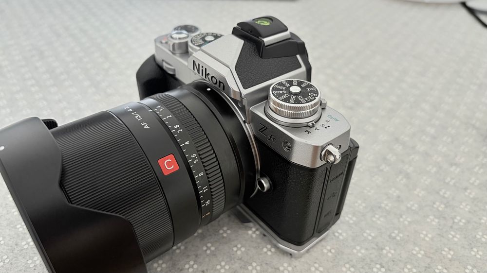 Nikon Zfc - 28mm f2.8 Kit + Viltrox 13mm f1.4 + accesorii