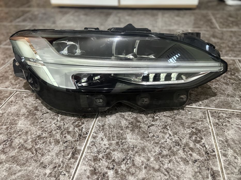 Десен фар за Волво / Volvo S90 V90 FULL LED 2015-2023