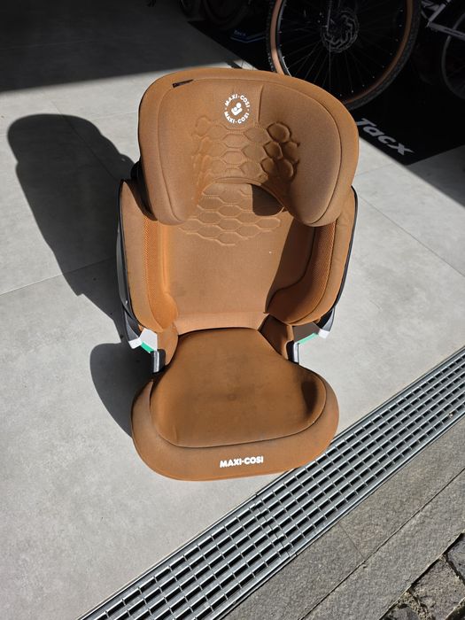 Scaun auto pentru copii maxicosi