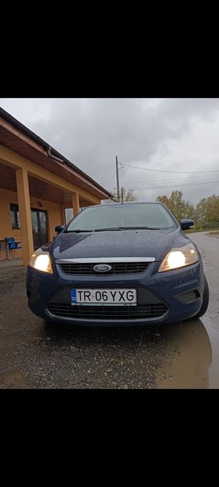 Vând Ford focus 2