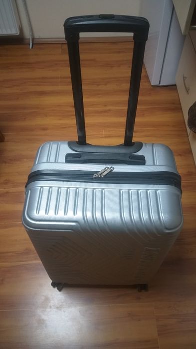 Куфар среден размер