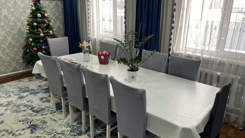 Продается стол и стулья