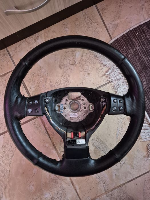 Мултиволан за голф 5  без airbag