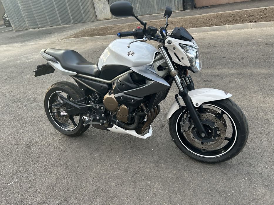 Yamaha xj6N.