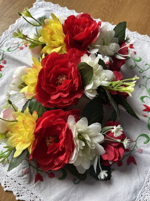 Венче с цветя за носия