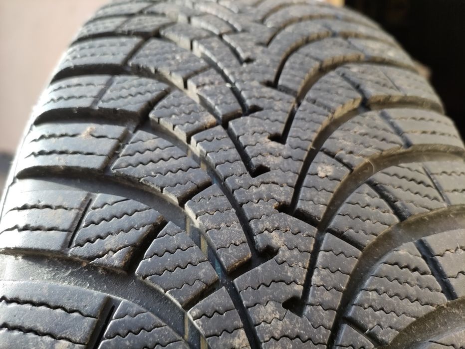 Vând roti passat 205.55.16