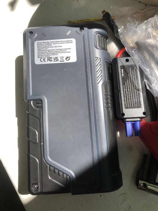 Baterie externa,pornire masina,compresor,lantetna,incarcare telefon