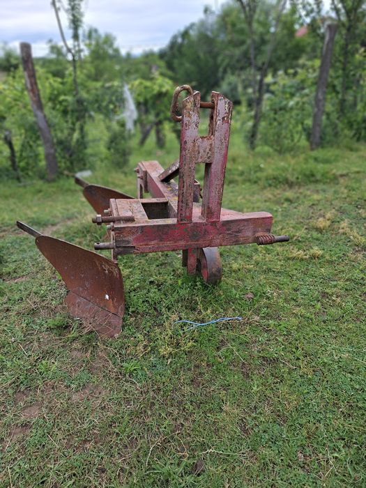 Plug tractor  2 brazde
