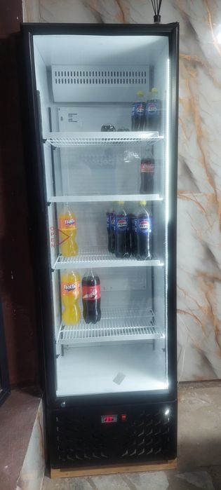 Xaladilnik vitrina uchun
