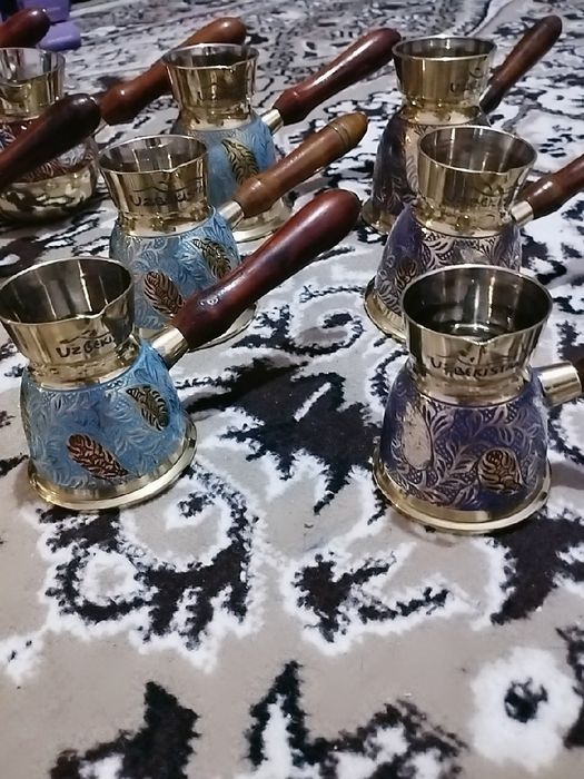 Посуда новая из индии  чак чук,этажерки металл латунь