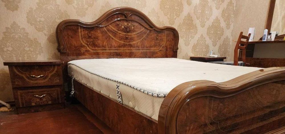 Спальный гарнитур. Италия. б/у
