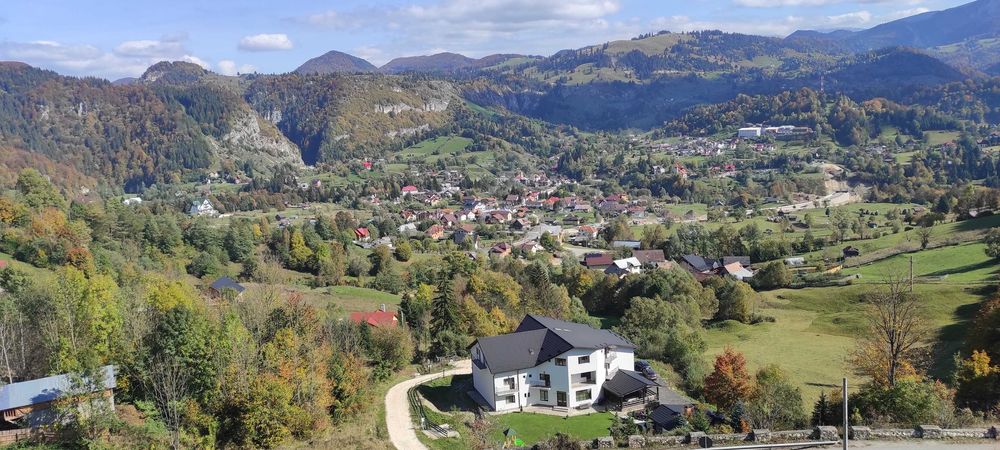 Casă Cabană A Frame la Munte de Vanzare 110 mp – Teren 1000 mp – Podul Dâmboviței (Culoarul Rucăr-Bran)