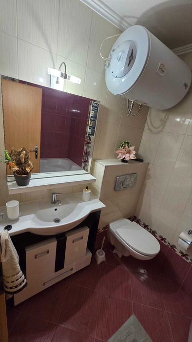 Изгрев тристаен апартамент обзаведен