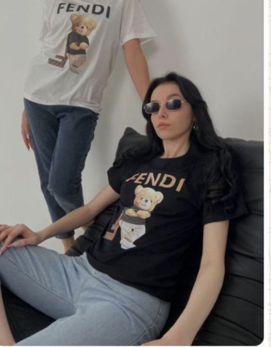 Женские вещи. Распродажа