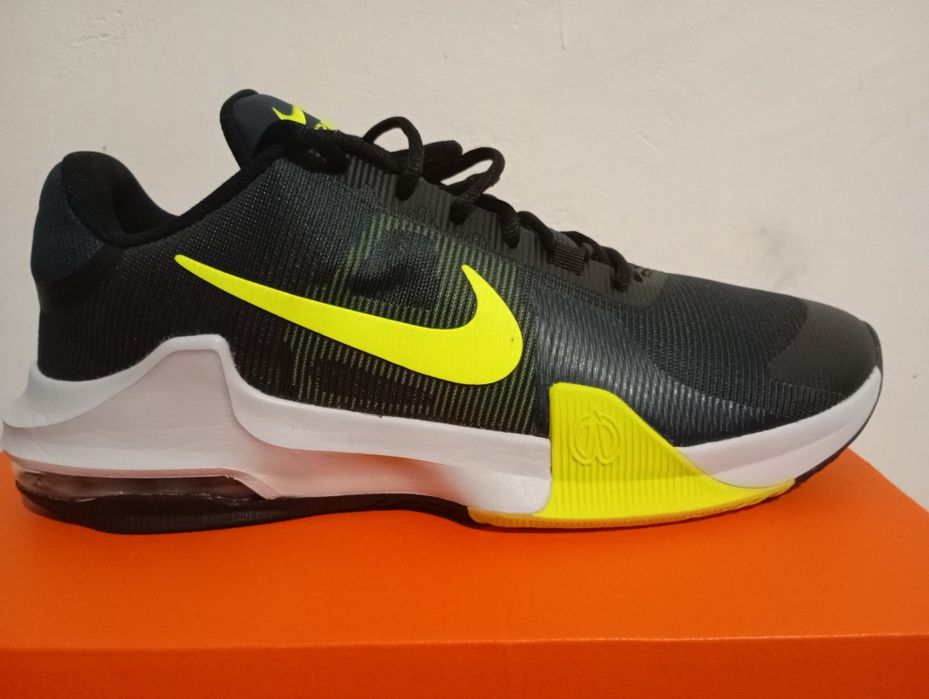 Маратонка Nike air max