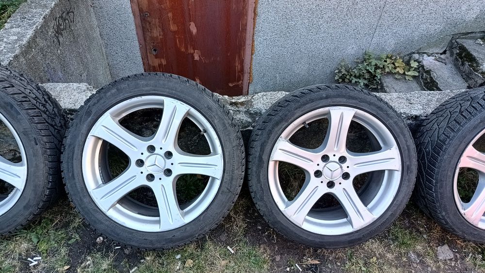 Джанти за Мерцедес 18ц. със зимни гуми 300€