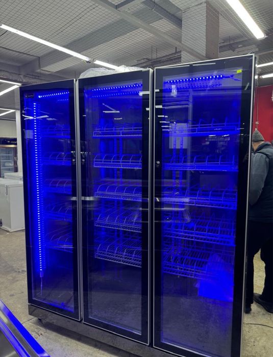 Витриный холодильник