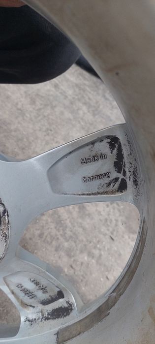 Jenti ww golf 4   , se vând numai jentile fără anvelope  !