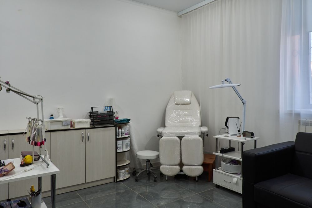 Продаётся двух этажное здание