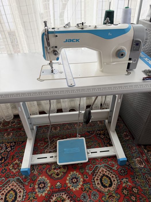 Jack f4 tikuv mashinasi xolati ideal.