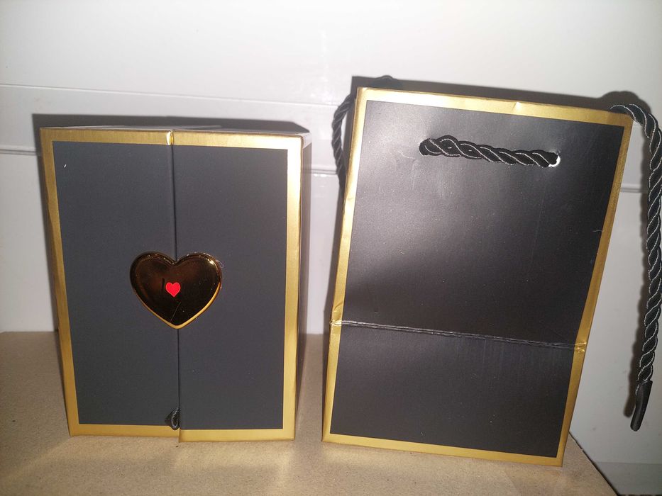 Caseta  / cutie cadou Urs Rose Bear din Trandafiri Roz Decorat Manual,