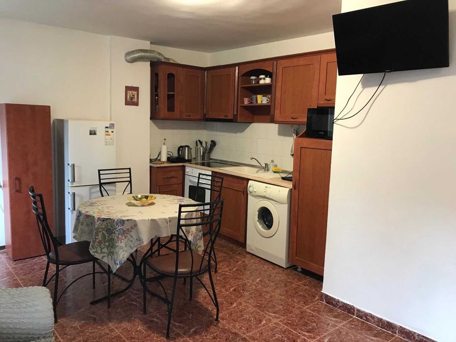 Дава се под наем Двустаен апартамент в Варна, Център - 70 кв.м за 490 € - Снимка #1