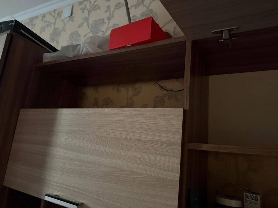 Шкаф стенка для вещей