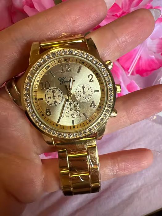 Елегантни дамски часовници