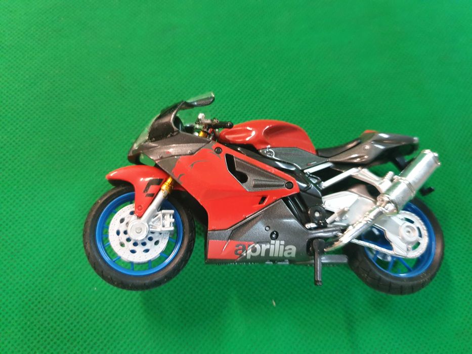 LOT Motociclete diverse scara 1/24