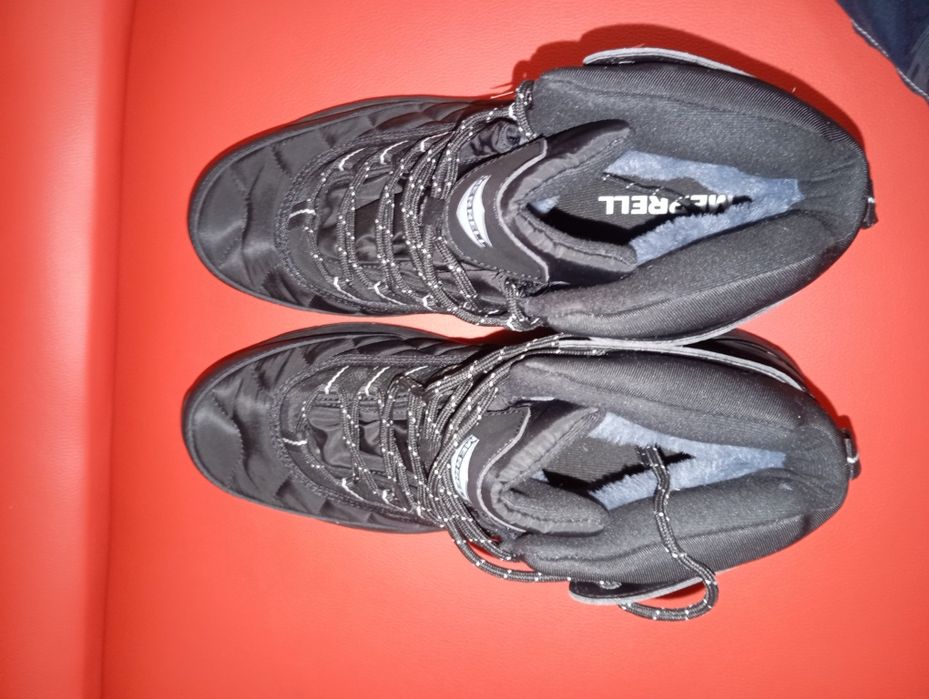 Продам термо кроссовки