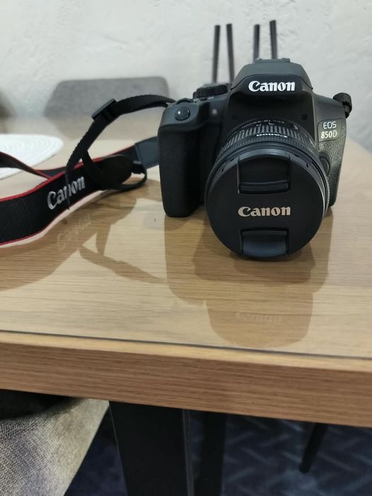Canon EOS 850D +18-55 mm