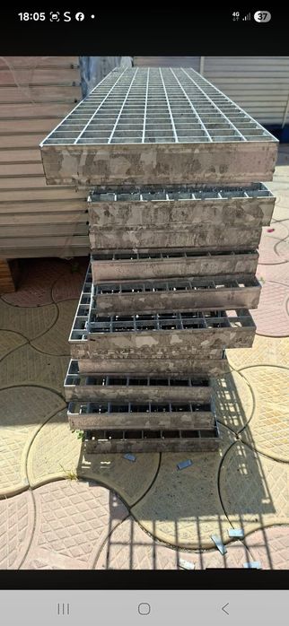 trepte zincate galvanizate